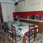 Ilia Gloria House *