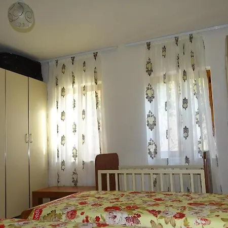Ilia Gloria House