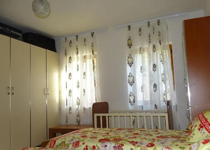 Ilia Gloria House