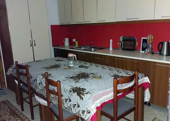 Ilia Gloria House *
